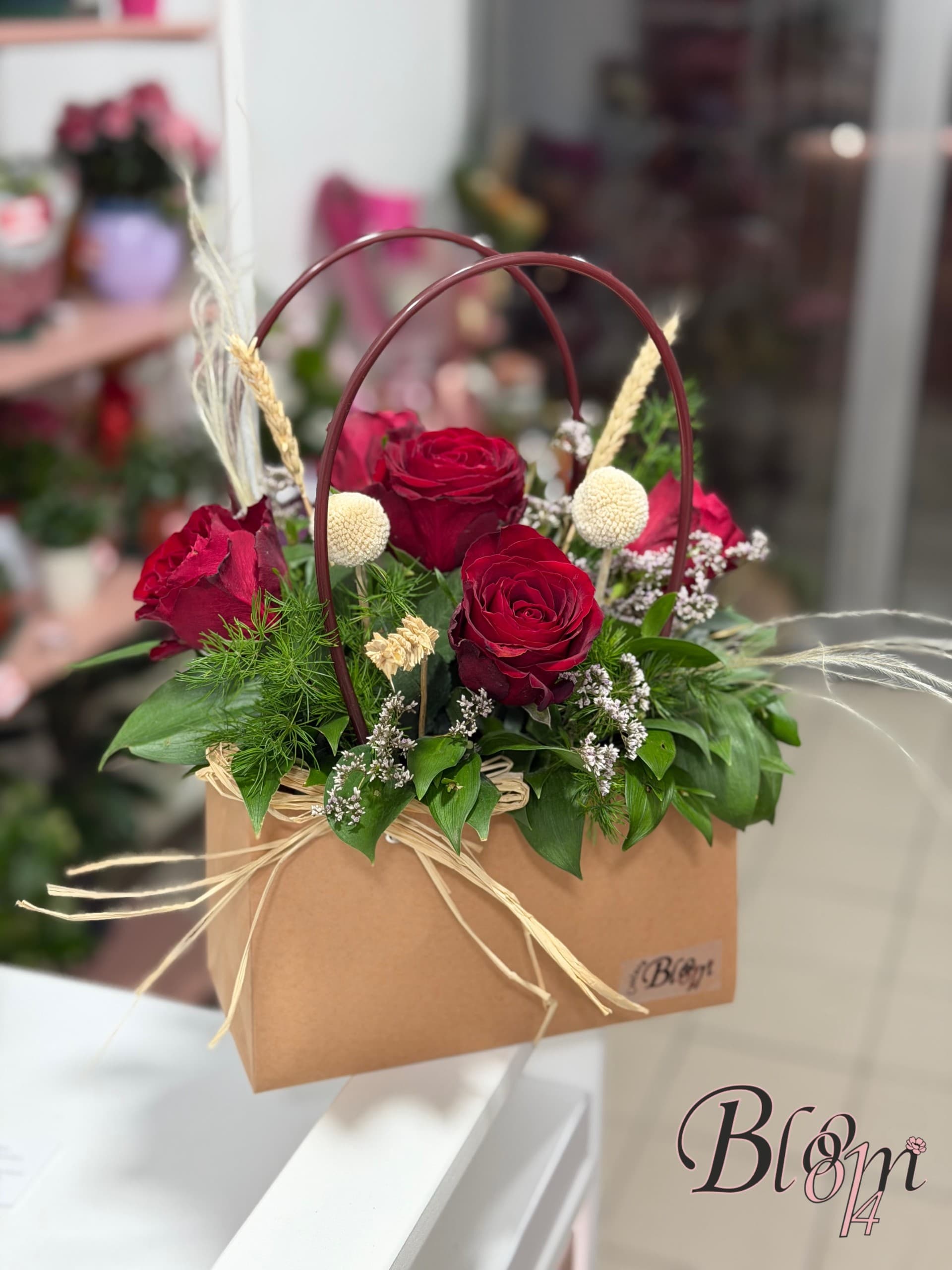 Korpica sa crvenim ružama - Cvećara Bloom014 Valjevo