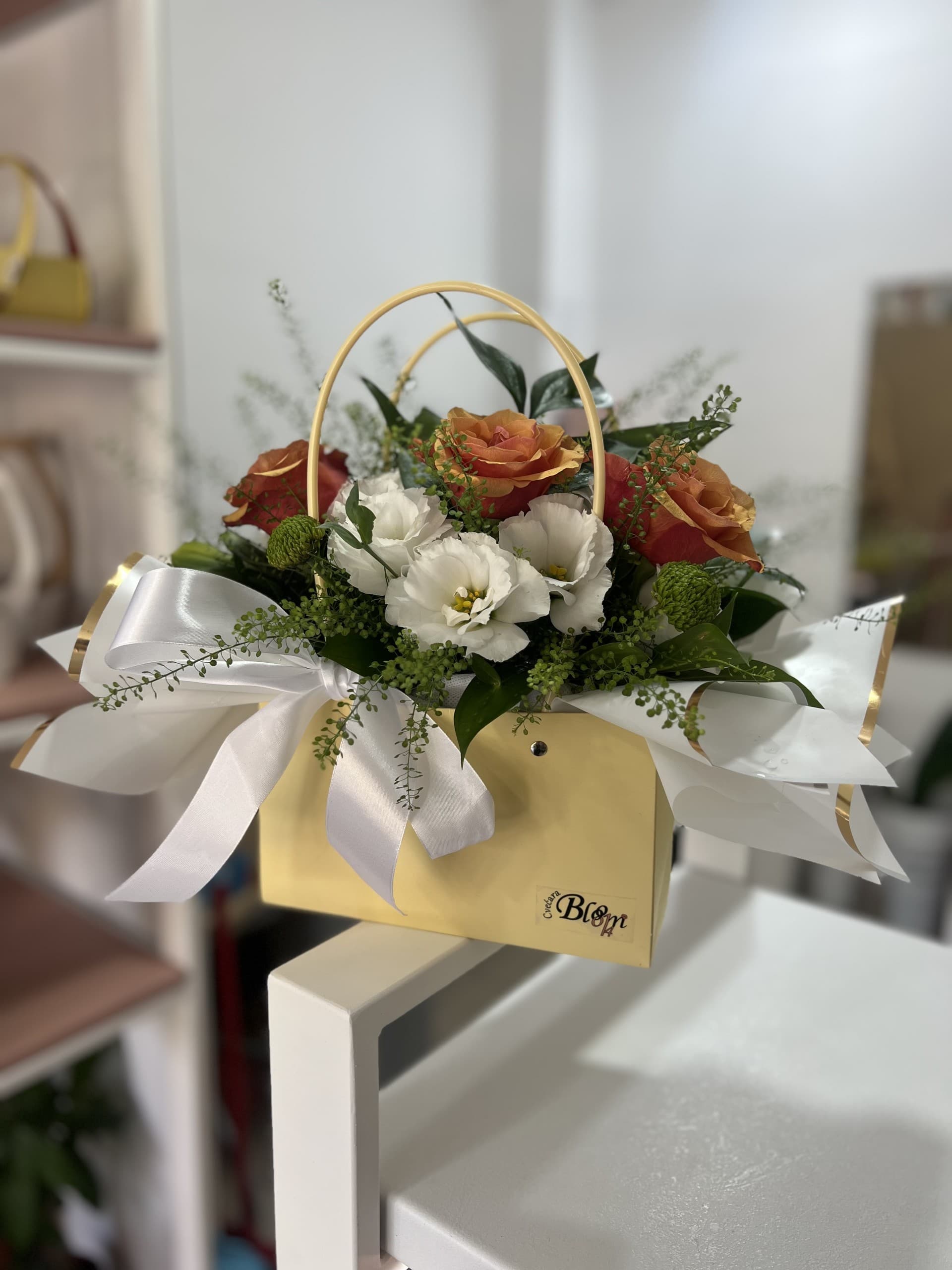 Poklon korpica - Cvećara Bloom014 Valjevo